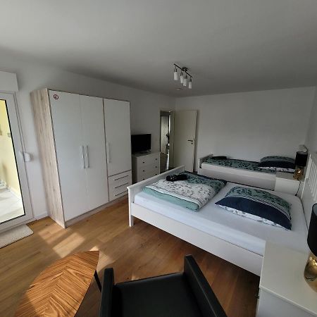 Ferienwohnung Anna Oftersheim Schwetzingen Hockenheim 3 Zimmer Mit Balkon Bagian luar foto