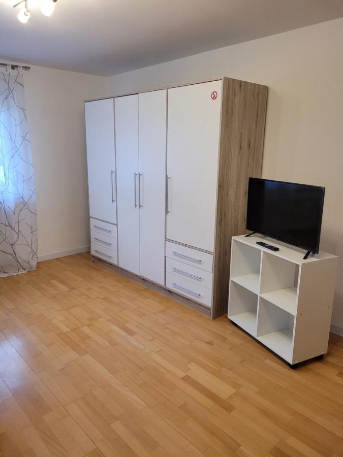 Ferienwohnung Anna Oftersheim Schwetzingen Hockenheim 3 Zimmer Mit Balkon Bagian luar foto